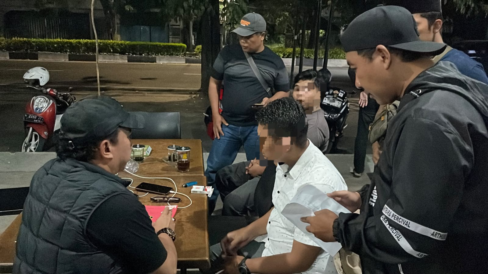 Polres Pasuruan Kota Amankan 4 orang Debt Collector Diduga Lakukan Pemerasan
